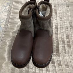 Ugg  Boots Size 1 Young