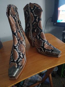 Free people boots size 9