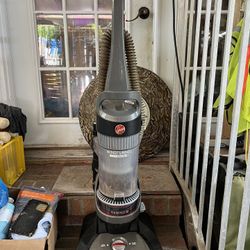 Hoover wind Tunnel Vaccum 