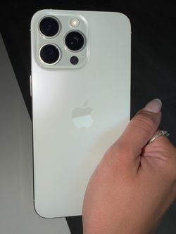 Unlocked iPhone 15 Pro Max