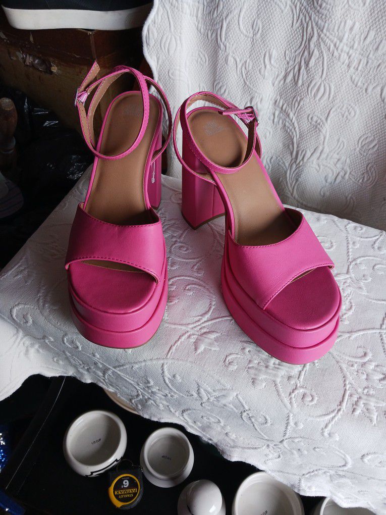 Brand New Pink Platform Heels Size 9 And 1/2 They're So Cute