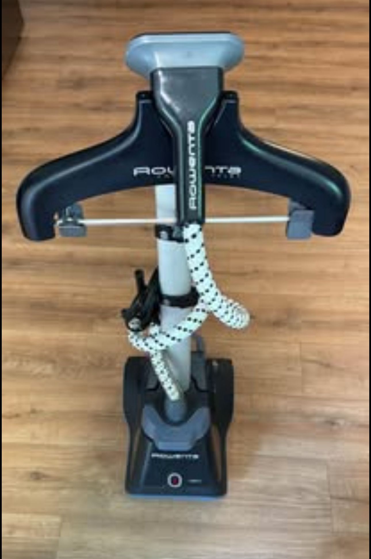 Rowenta Master Valet IS6300 Roll & Press Stand-Up Vertical Garment Steamer 1550W