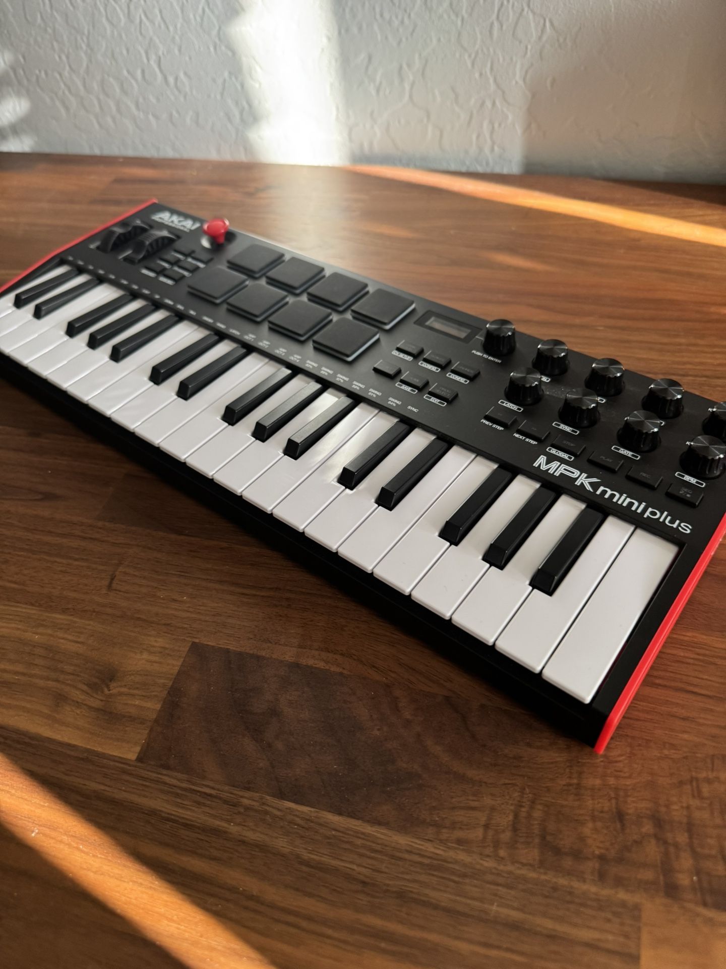 Akai MPK Mini Plus