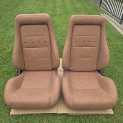 Universal Racing Seats