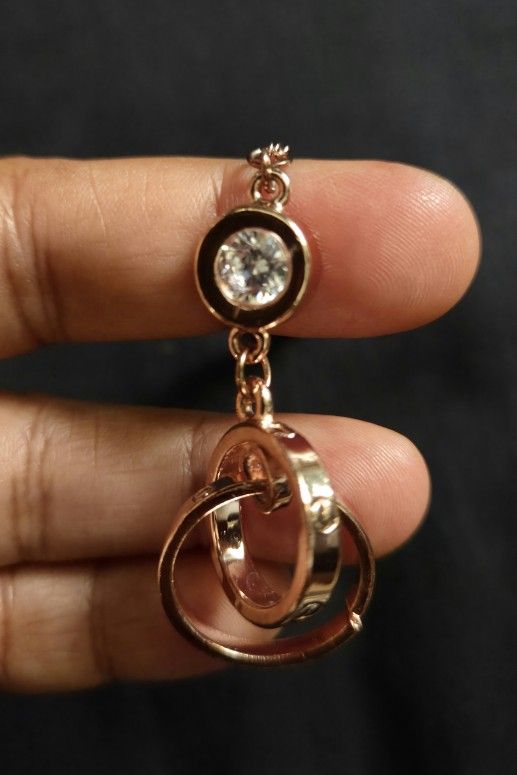 Rose Gold Tone Double Ring And Rhinestone Necklace 34"