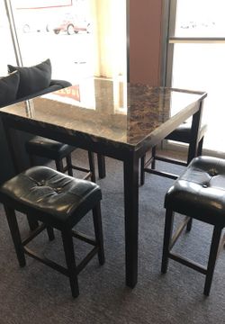 New pub table and 4 stools