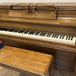 Story And Clark Vintage Piano