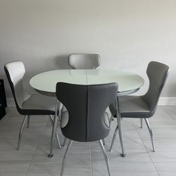 El Dorado Table And Chairs 