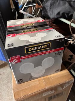 Defiant Motion-Activated LED Flood Light 1000 Lumens