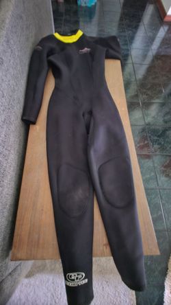 Women's wetsuit, skins & fins
