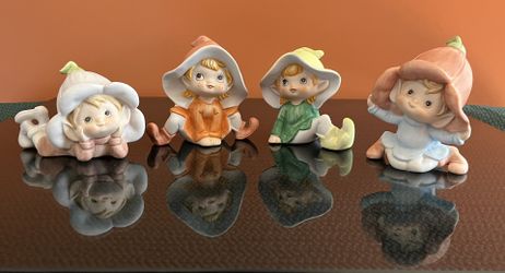 Set Of Four Vintage Homco #5213 Pixie Elves Floppy Flower Hat Figurines c. 4”