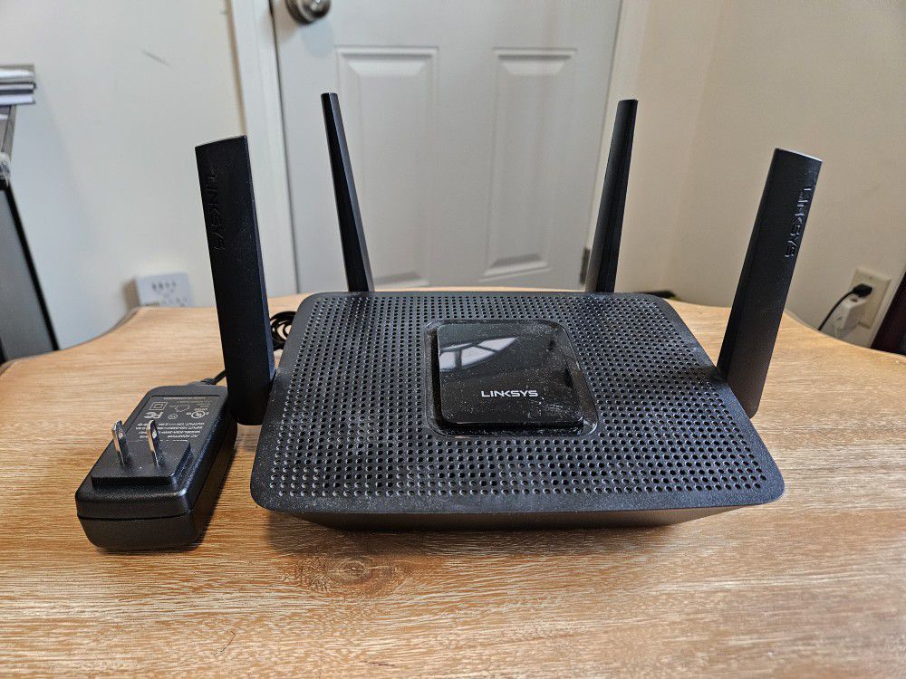 Linksys router MR8300