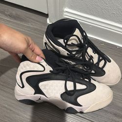 Women’s Jordan’s size 7