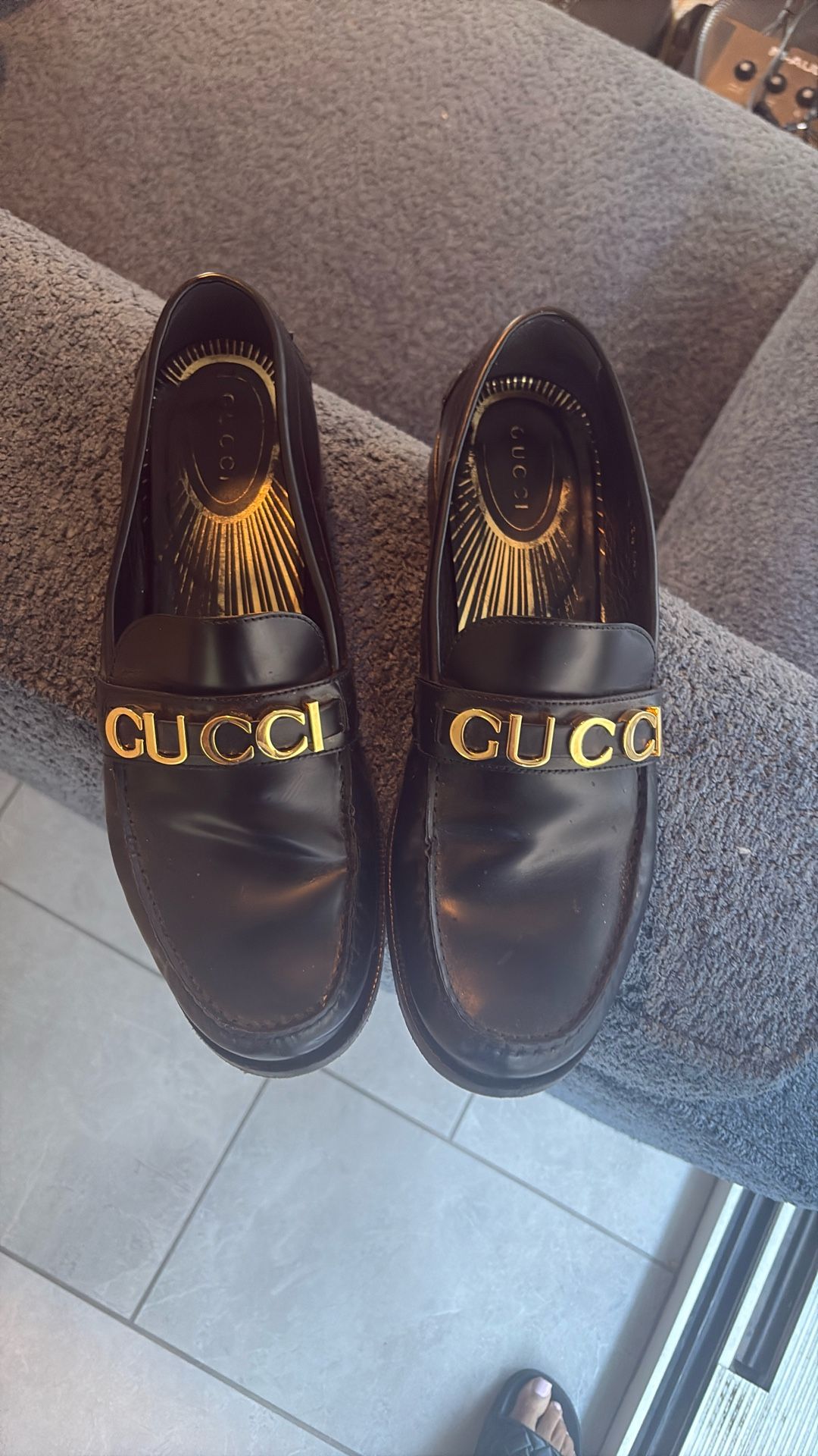 Gucci slides!!