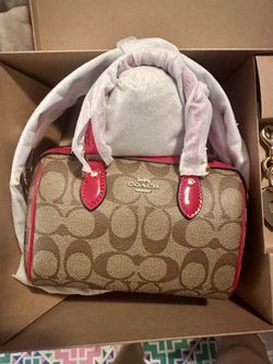 COACH PURSE (NEW IN BOX)