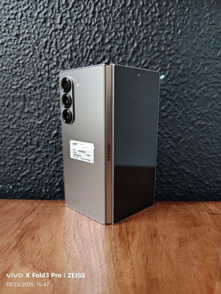 New Galaxy Z Fold 6 512GB Unlocked Silver