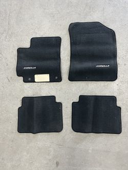 Alfombras de Corolla / Corolla’s Mat Set