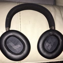 JBL Live 650BTNC Headphone