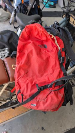 North Face Snowmad 23 snowboard and ski backpack. Used