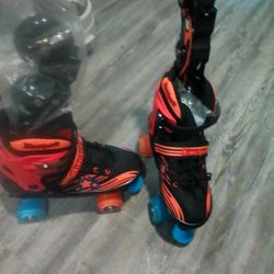Light up roller skates wth blades