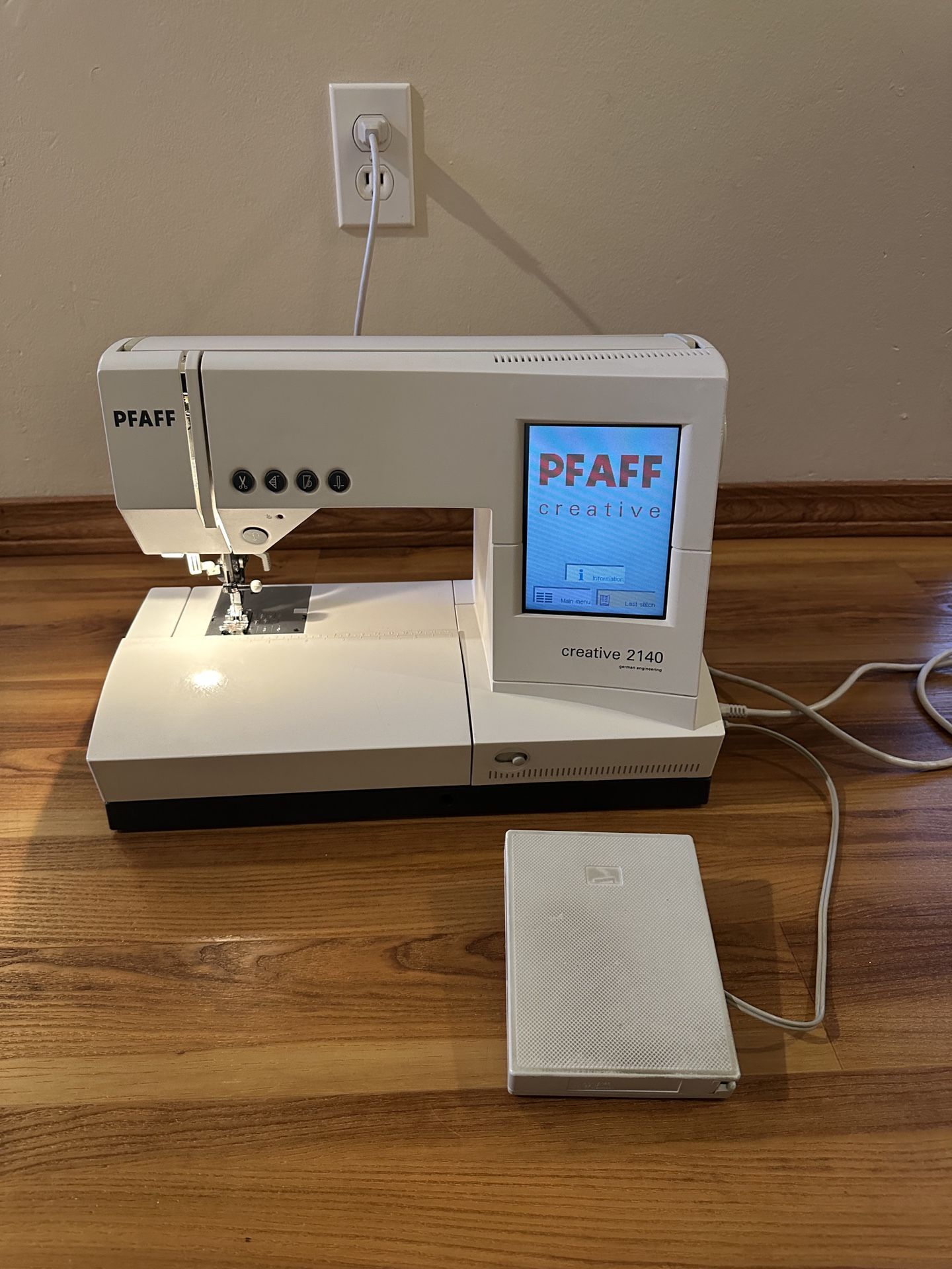 Pfaff Creative 2140 Sewing Machine