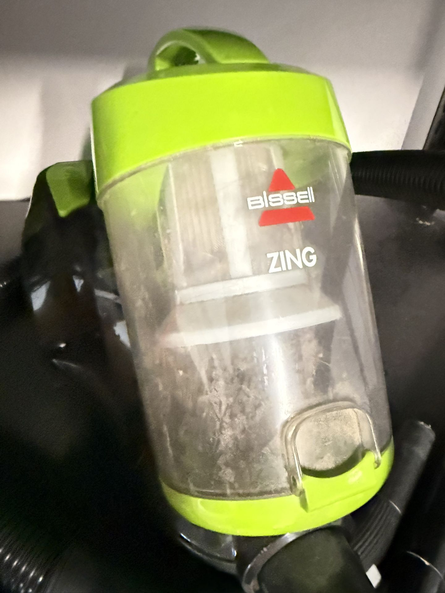 🧹 Bissell Zing Bagless Canister Vacuum – Great Condition! ($25 if pickup by Friday)