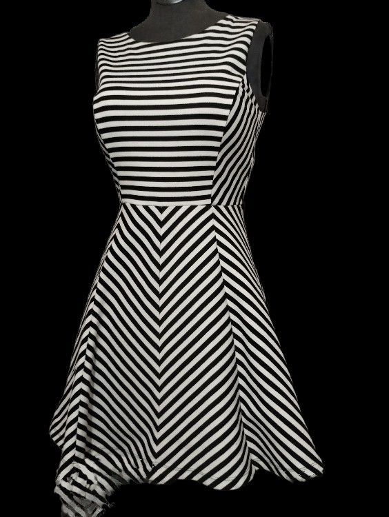 Striped Black And White Forever 21 Aline Sleeveless Size Small
