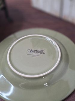 Stoneware dishes
