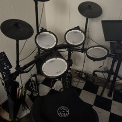 Electronic drum Set- Roland td 1dmk