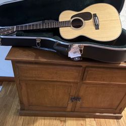 2025 Martin 00-28 Guitar  (Mint Condition) 