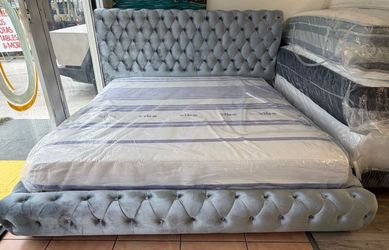 New Blowout sale special offer.  King size memory mattress for $350 ⭐️Financing available with $0 down ⭐️ Same Delivery Available ⭐️