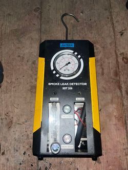 Smoke leak detector