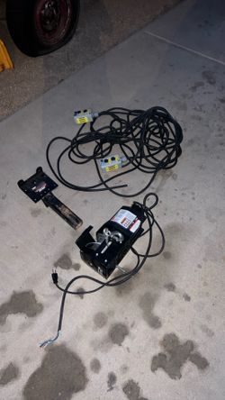 DAYTON 3VJ63 ELECTRIC WINCH 1000LB 0.6HP 115V-AC AND MOUNTED BRACKET
