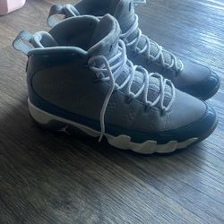 Cool Grey 9s 