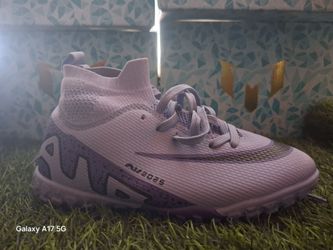 Turf soccer cleats us size 2.5youth