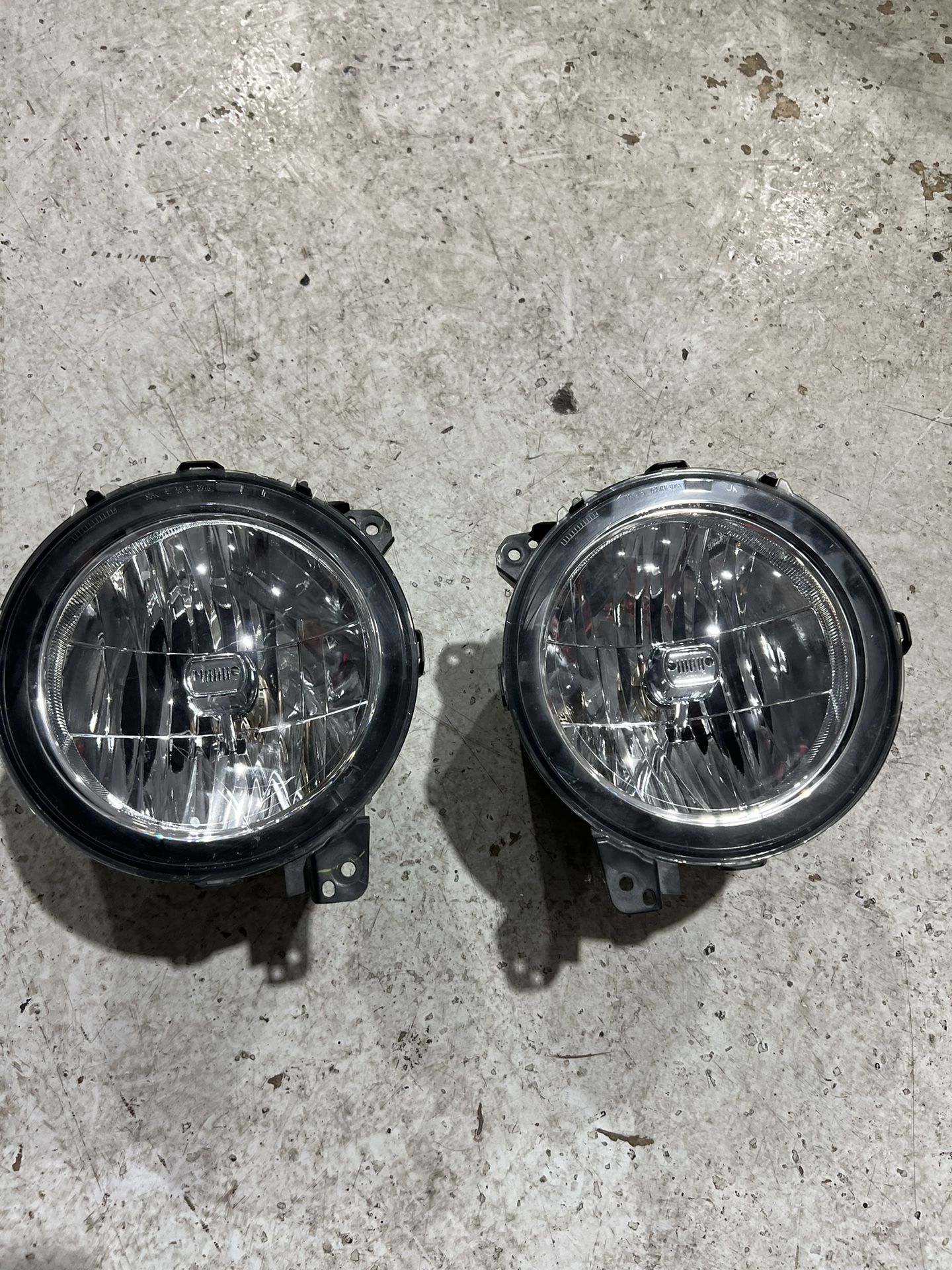 Jeep Jl Headlights. Like New