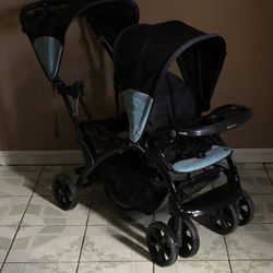 LIKE NEW BABY TREND SEAT AND STAND DOUBLE STROLLER!!!!!