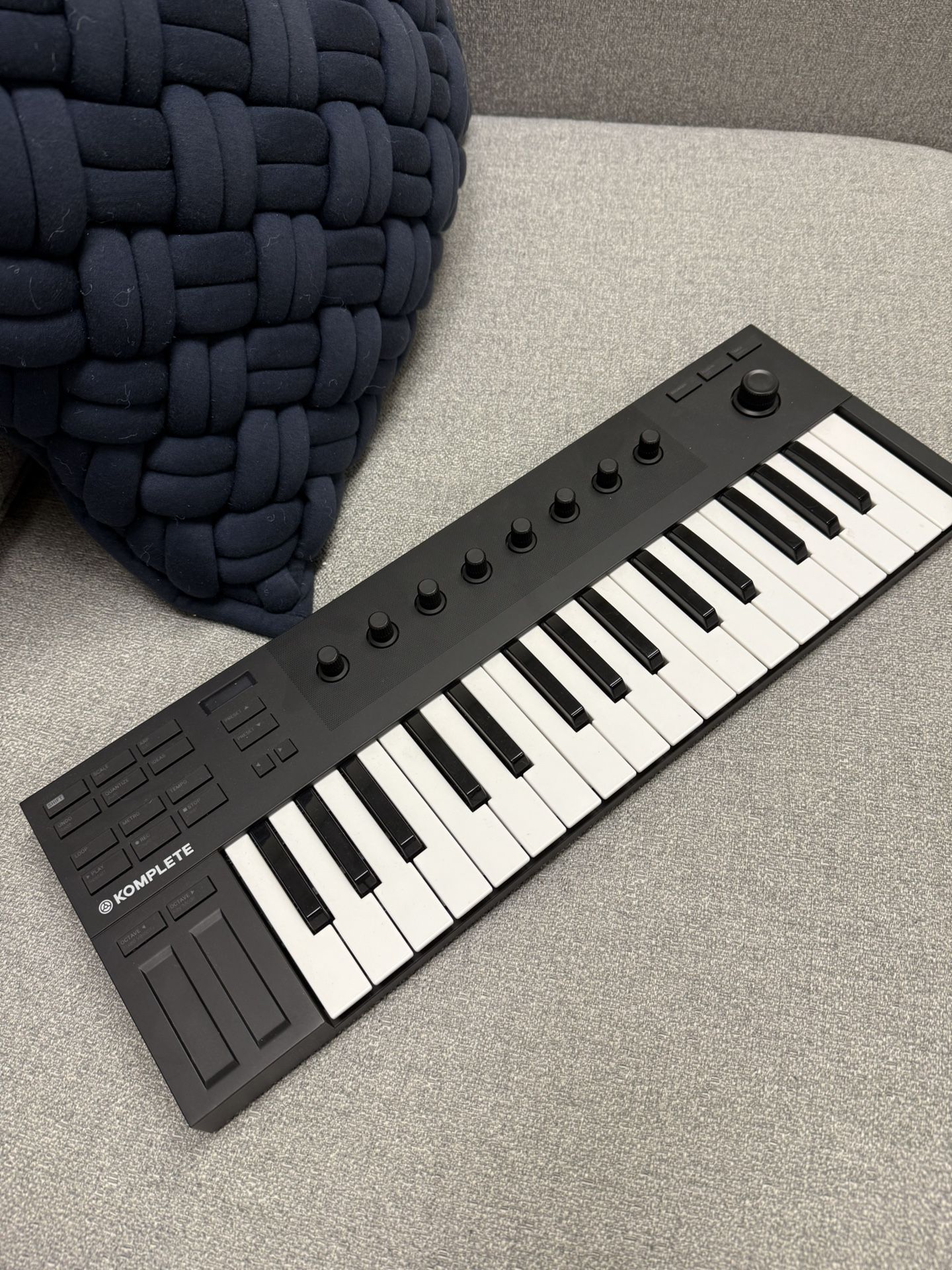 Komplete Kontrol M32 Keyboard
