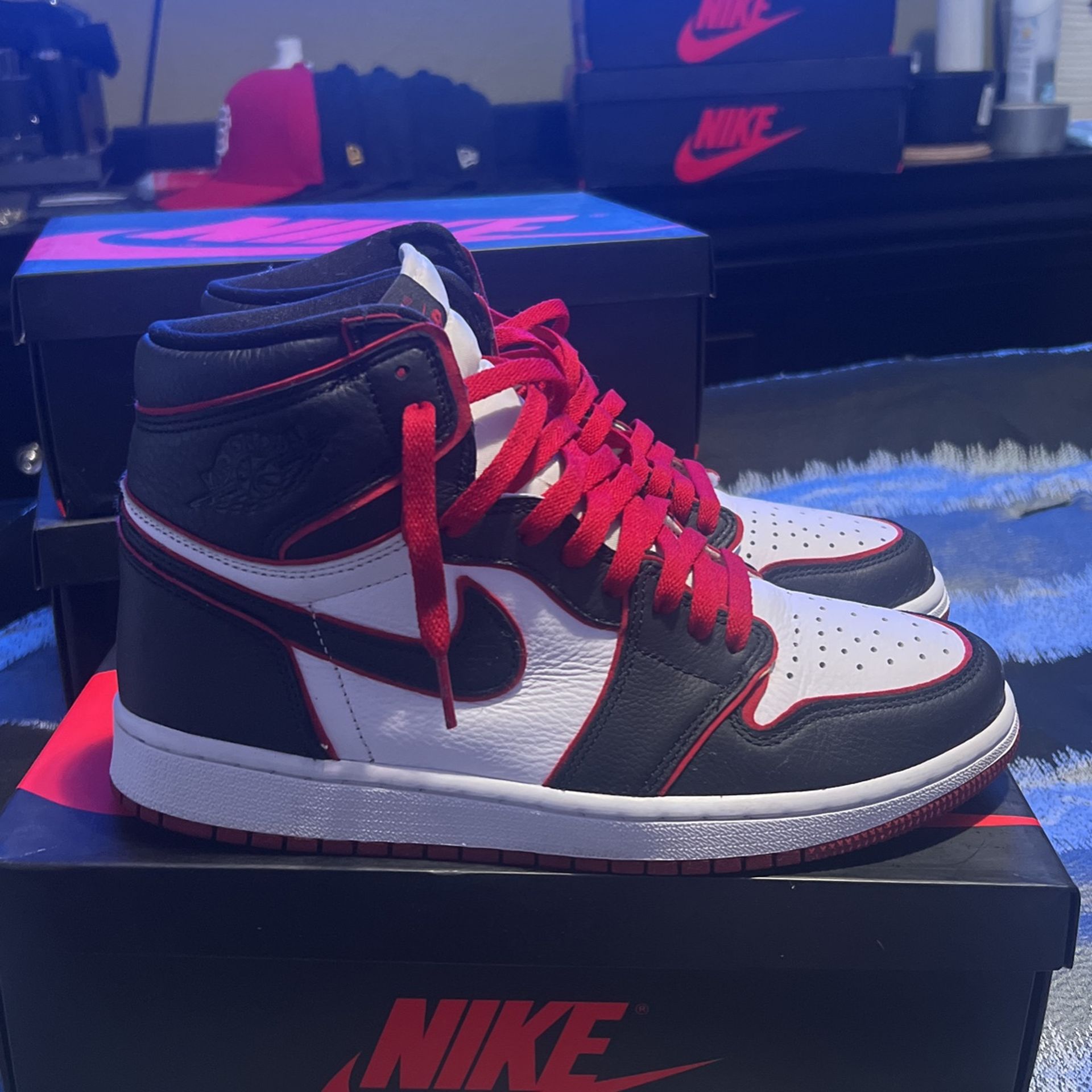 Jordan 1 Bloodline 
