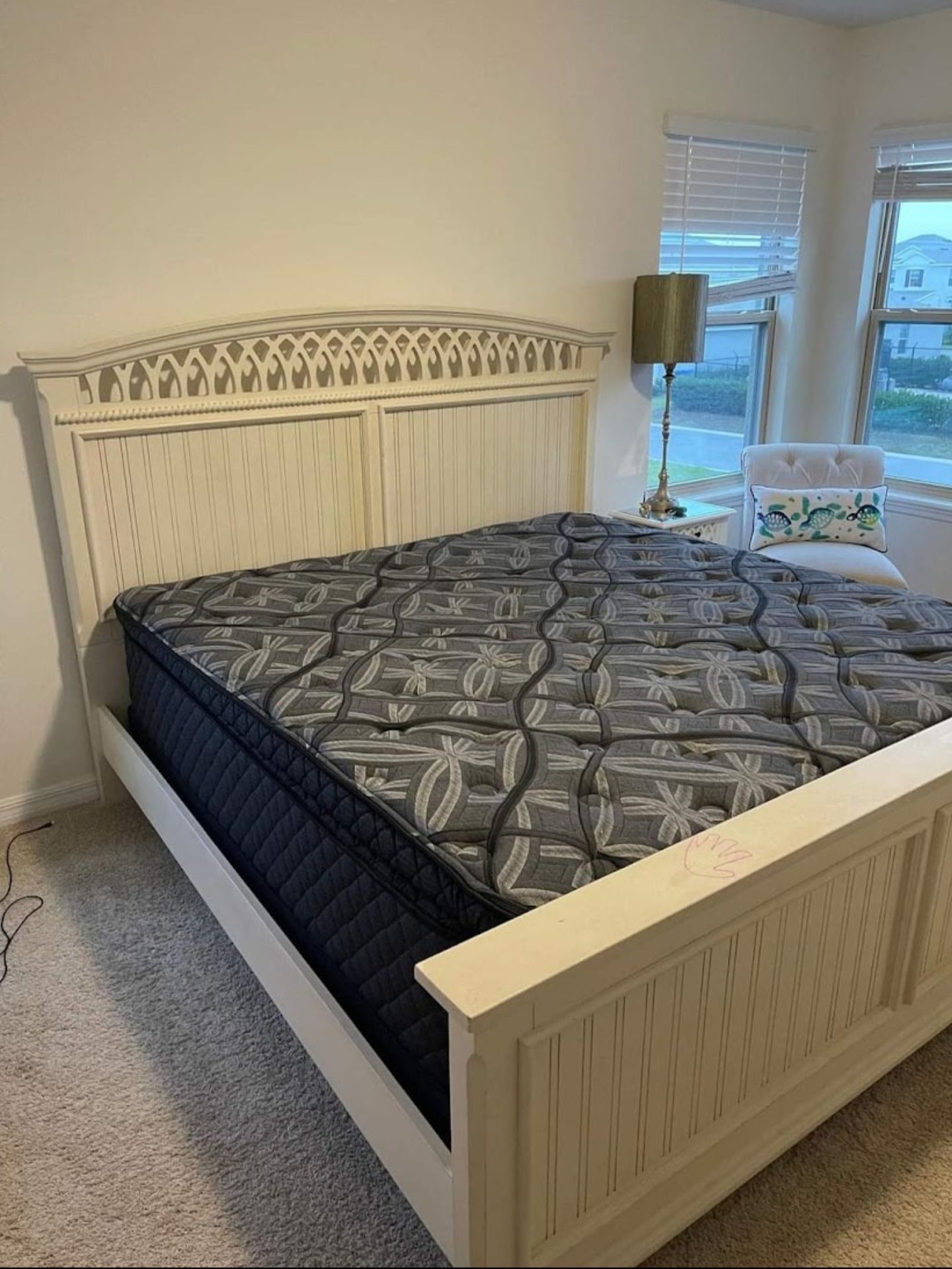 Brand new. Factory sealed. Deeply discounted.
If you’re in St. Pete and need a mattress, this is your sign.
➡️ Text “MATTRESS” to 727-371-6446 to book