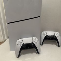 PS5 Slim With 2nd DualSense Controller