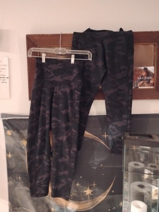 Sale Two Pair Size Small Women's Capri Work Out Pants