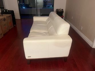 Sofa blanco de piel