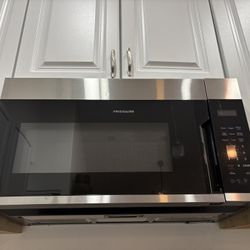 Frigidaire Microwave 