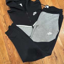 Nike Tech Tracksuit - Black and White - Size Xs
