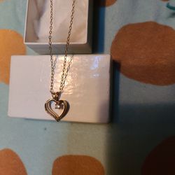 Necklace HEART W/DIAMOND!!