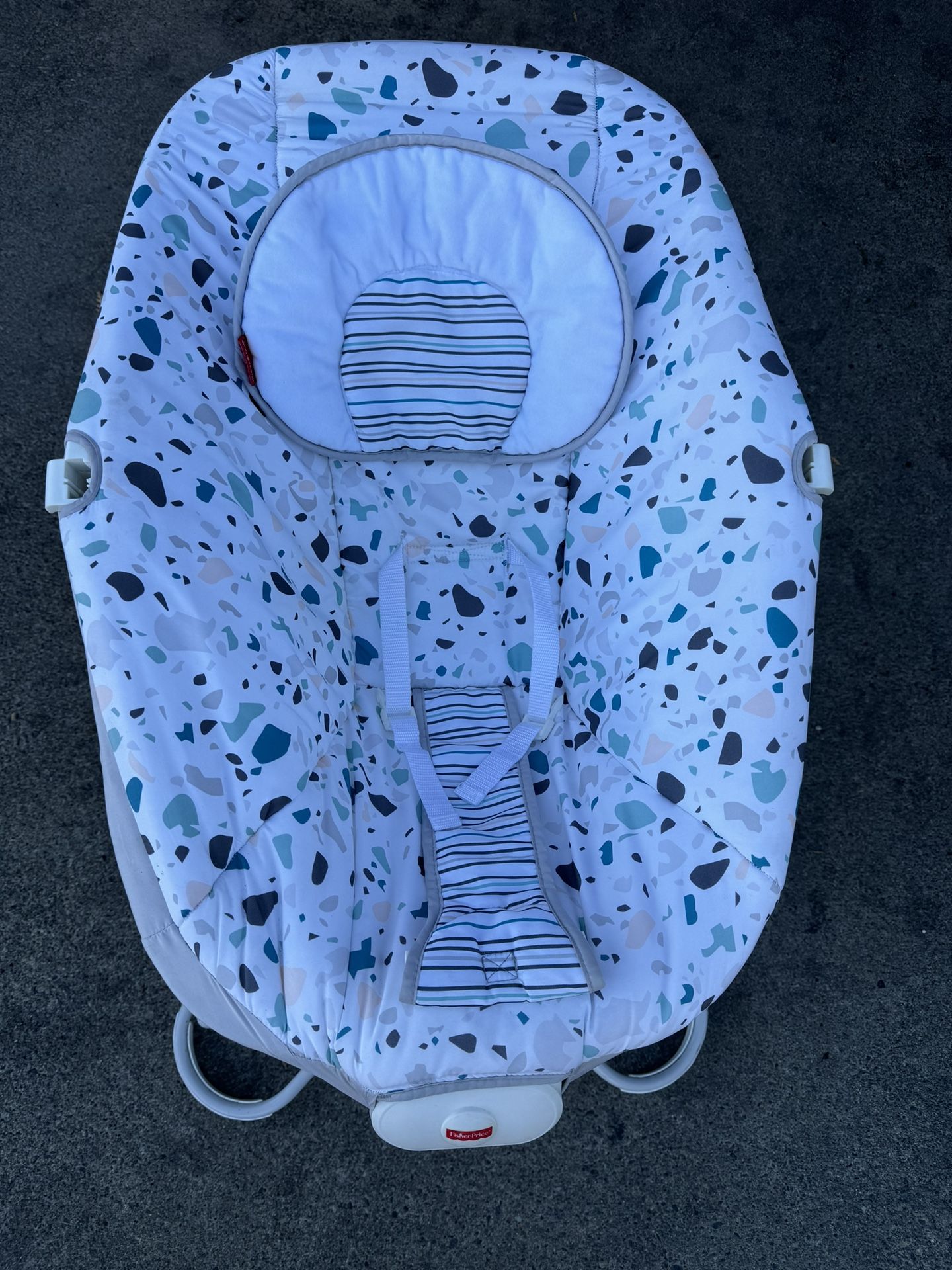 Fisher Price Glider/Rocker/Soother With Music