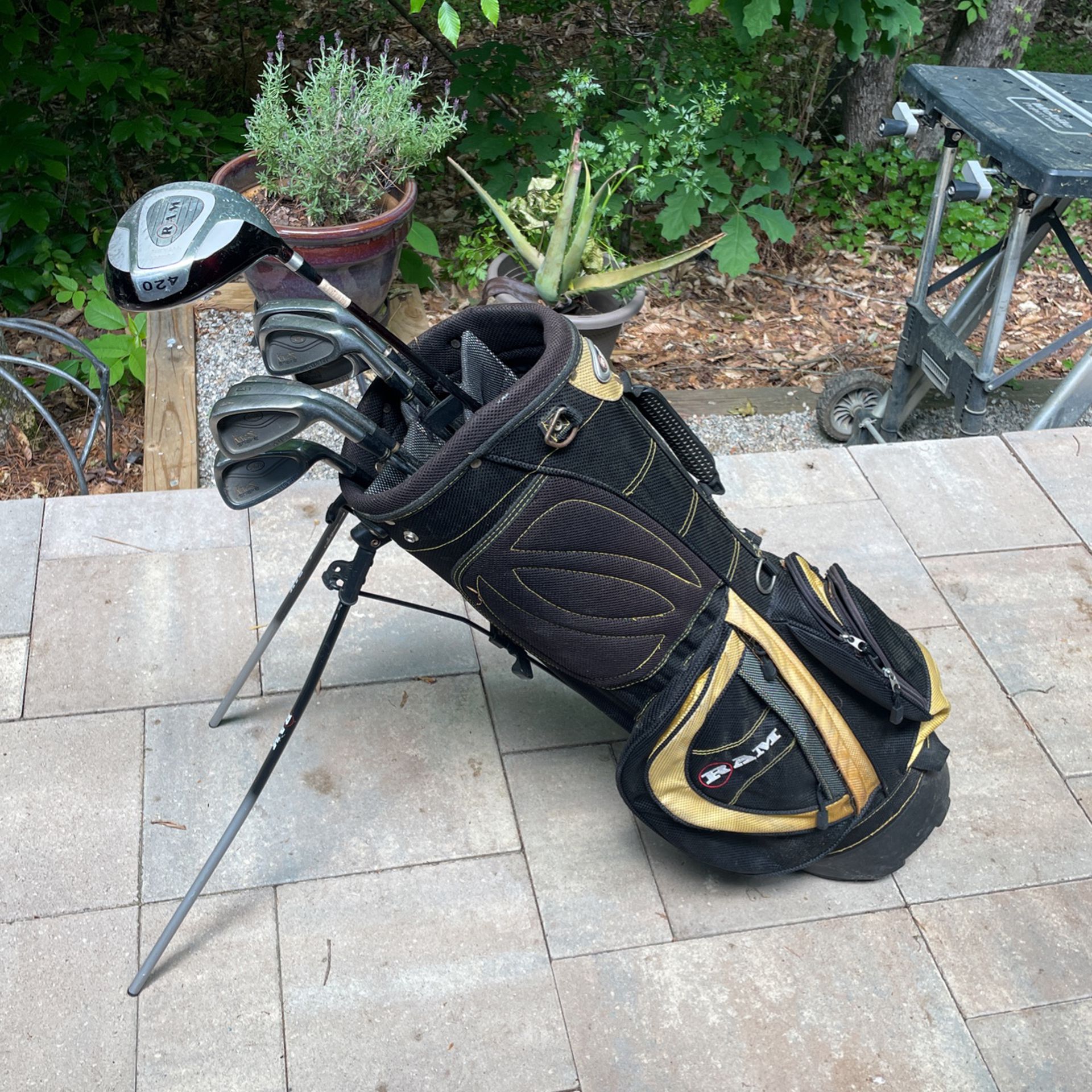 Golf Starter Set, King Snake Irons.ram Driver 10.5•