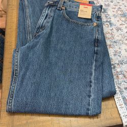 Levi’s 505 Regular. 
