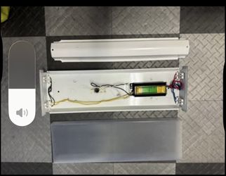 2’ Fluorescent Light Fixture